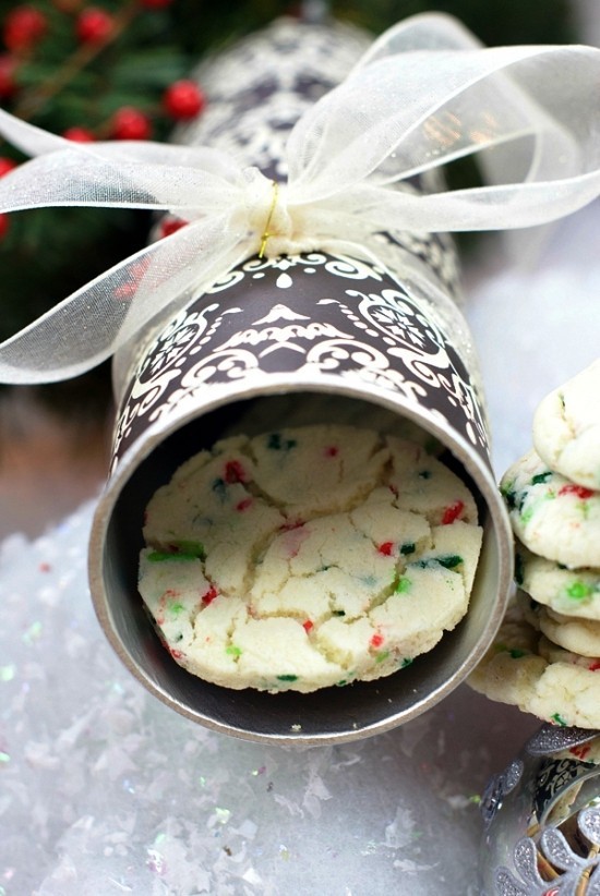 65 festliche Bastelideen für Weihnachten zum Verschenken kekse in chips dose verpacken