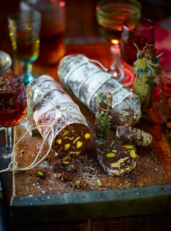 65 festliche Bastelideen für Weihnachten zum Verschenken schoko salami mit nüssen