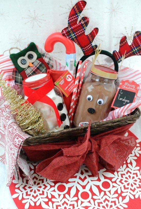 Geschenkkorb zu Weihnachten selber packen korb mit set für heiße schokolade
