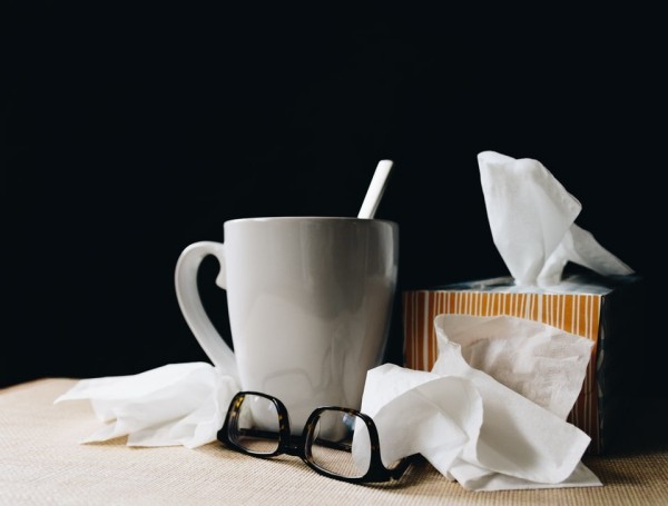 Grippe und Erkältung schnell loswerden krank während winter und herbst