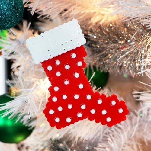 Mit Bügelperlen zu Weihnachten basteln 60 Ideen und Tipps christbaum schmuck weihnachtssocke stiefel