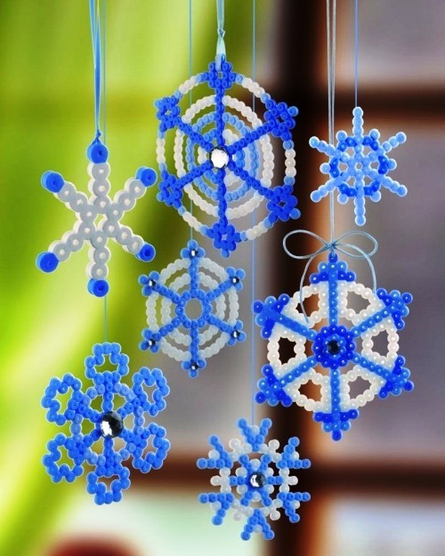 Mit Bügelperlen zu Weihnachten basteln 60 Ideen und Tipps hübsche schneeflocken ornamente