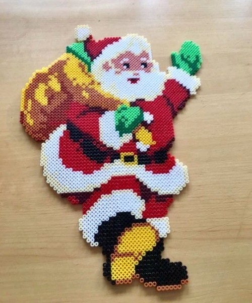 Mit Bügelperlen zu Weihnachten basteln 60 Ideen und Tipps santa weihnachtsmann realistisch perlen