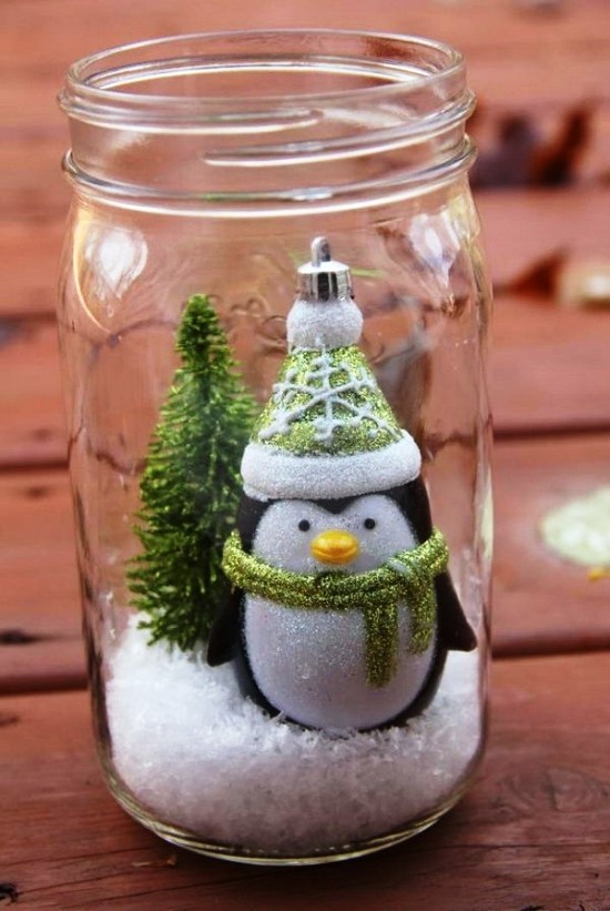 Schneekugel zu Weihnachten selber machen – 2 Anleitungen und Ideen penguin und baum wasserlos offen