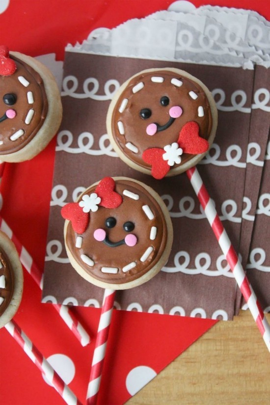 Süße Butterplätzchen zu Weihnachten backen und dekorieren lebkuchen lutscher optik schokolade