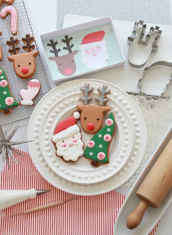 Süße Butterplätzchen zu Weihnachten backen und dekorieren tolle designs festlich weihnachtsmann rentier tanne