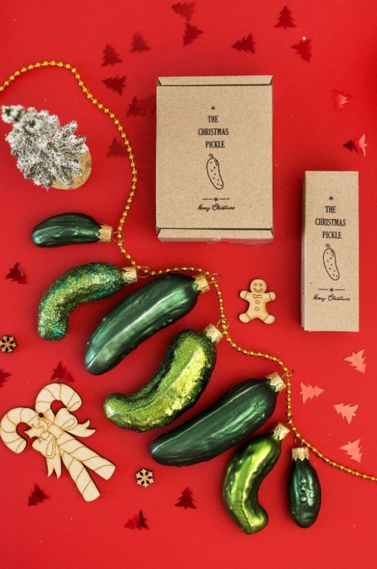 Weihnachtsgurke Steckt Wahrheit hinter dieser ausgefallenen Tradition gewürzgurken ornamente als girlande