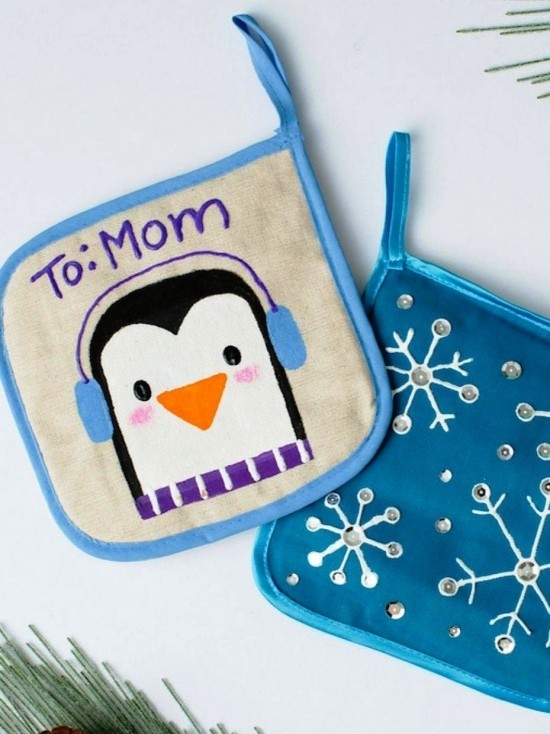 Kreative und praktische Weihnachtsgeschenke basteln mit Kindern topflappen diy mit penguin und schnee