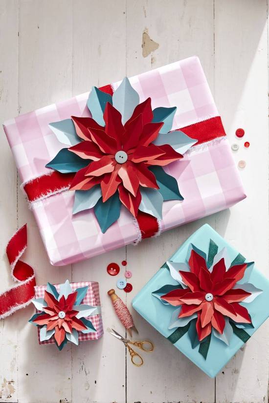 Pfiffige und liebliche Weihnachtsgeschenke basteln für Erwachsene hübsche handgemachte blumen aus papier geschenkverpackung