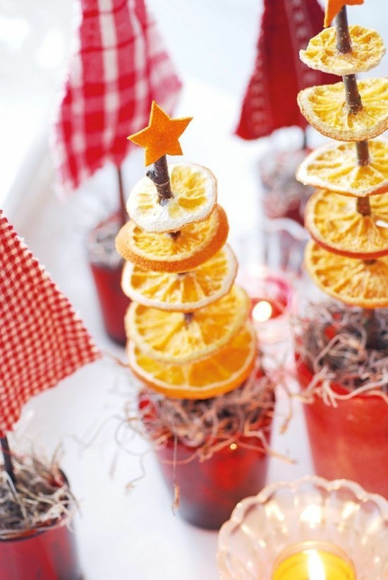 weihnachtsdeko selbstgemacht orangenscheiben trocknen weihnachtlich dekorieren