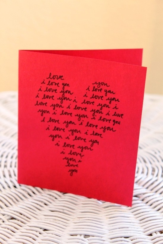 So gestalten Sie die beste Valentinskarte zum 14. Februar herz aus worten ich liebe dich