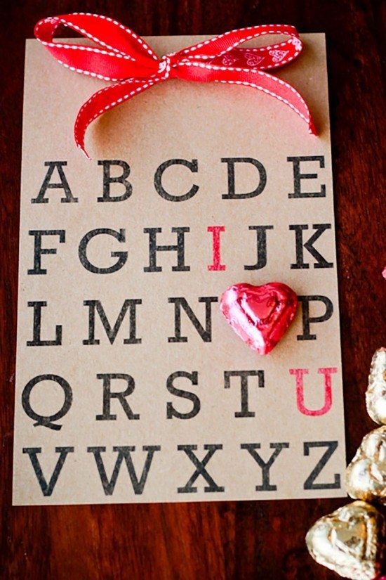 So gestalten Sie die beste Valentinskarte zum 14. Februar mit bonbon und alphabet