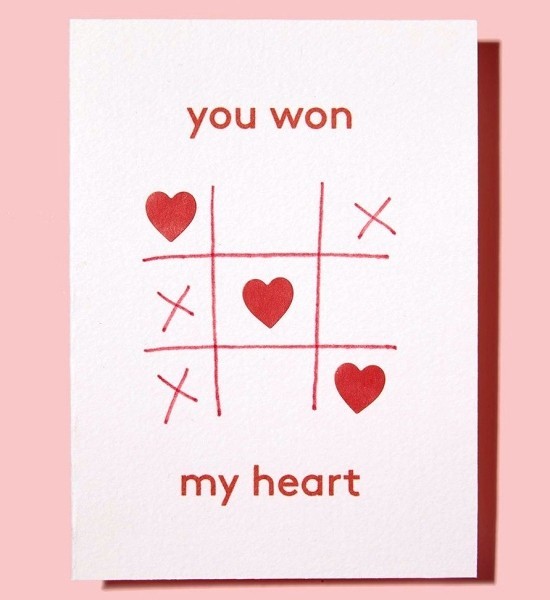 So gestalten Sie die beste Valentinskarte zum 14. Februar romantische lustige karte mit herzen tic tac toe