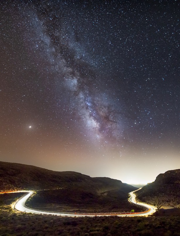 Sternenspuren und Milchstraße fotografieren wie die Profis – Tipps und Tricks lichtweg und sternen himmel