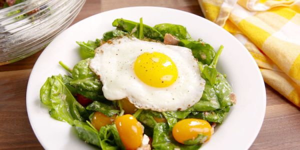 Die Thonon Diät Wir gut ist der neue Trend ei mit salat mittagessen