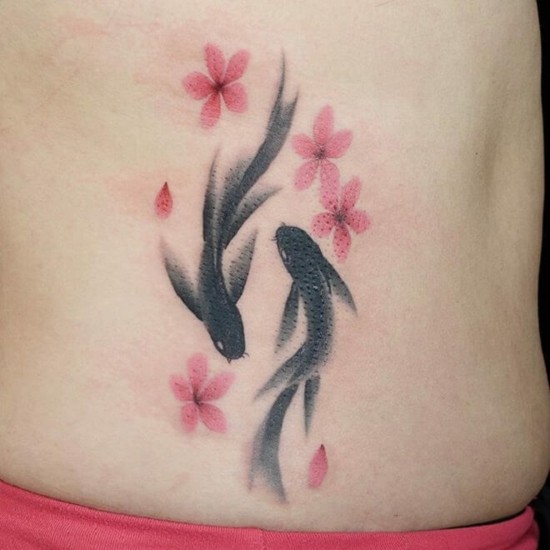fisch tattoo kirschblüten tattoo frauen tattoos