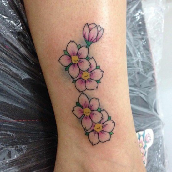 fußtatoo kirschblüten tattoo frauen