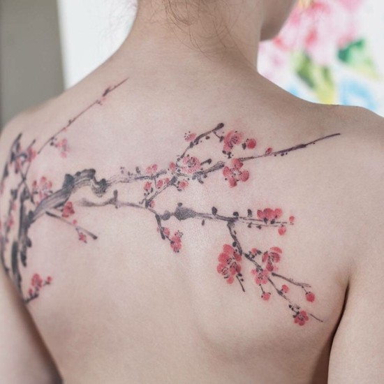 schulter tattoo kirschblüten tattoo frauentattoo