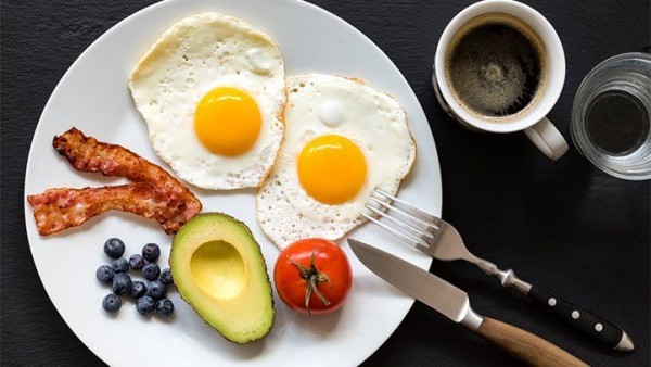 Atkins Diät – Alles, was Sie über die Low-Carb-Diät wissen sollten keto vs atkins spiegeleier