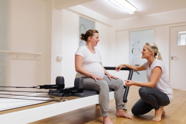 Beckenboden Übungen für Zuhause – Die besten Übungen für Damen schwangere frau beim training