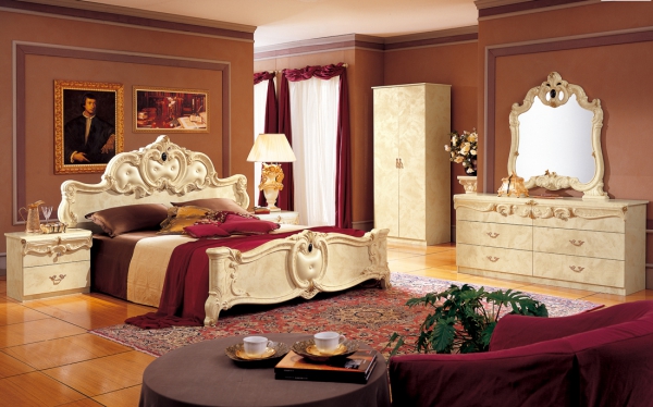 Italienische Schlafzimmer – Eleganz, Stil und Komfort durch italienische Möbel luxuriös gold akzente palast optik