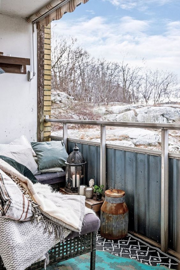 Terrassen Deko Ideen für große und kleine Außenbereiche balkon skandi chic winter