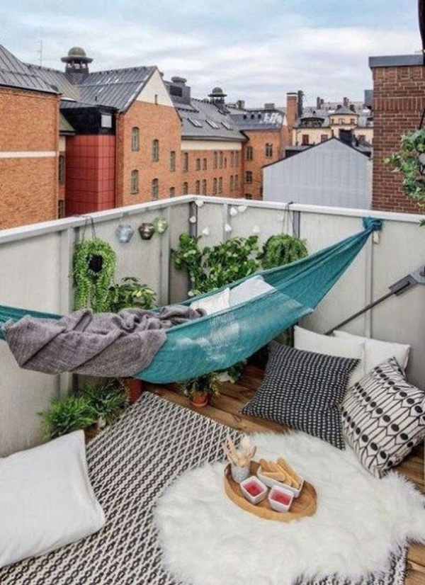 Terrassen Deko Ideen für große und kleine Außenbereiche modern italienisch hängematte modern