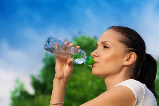wasser trinken gesund stärkung des immunsystems