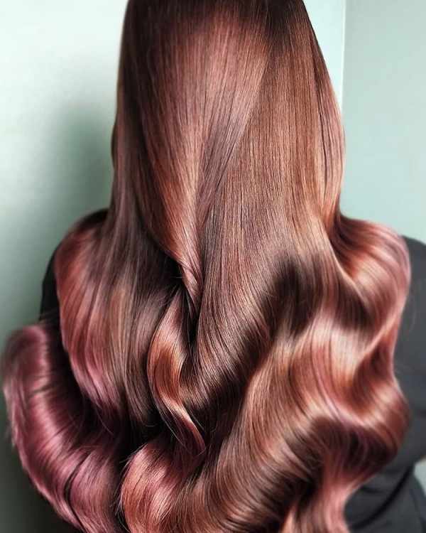 Frisuren Trends 2020 – Diese Schnitte und Farben sind total In lila rote haare lang wellig