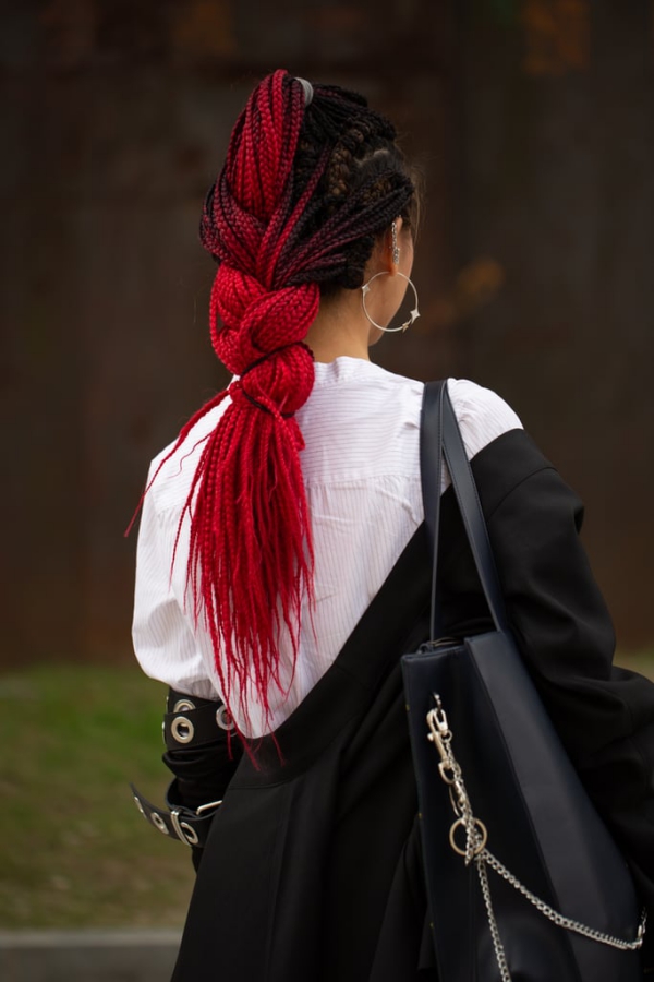 Frisuren Trends 2020 – Diese Schnitte und Farben sind total In rote haare flechten schwarz