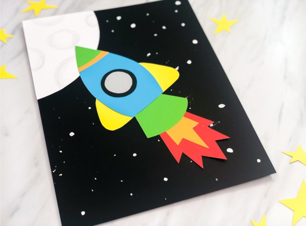 Rakete basteln mit Kindern – einfache Bastelanleitung und tolle Ideen grußkarte bunte papier rakete