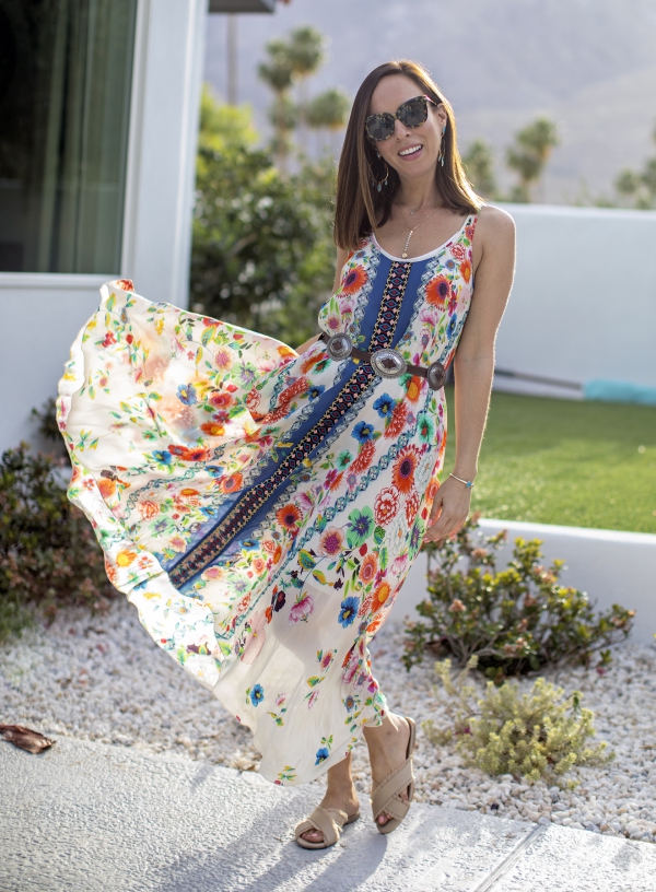 Maxikleid Sommer Trends 2020 – Diese Outfits sind jetzt angesagt boho chic inspiriertes kleid bunt