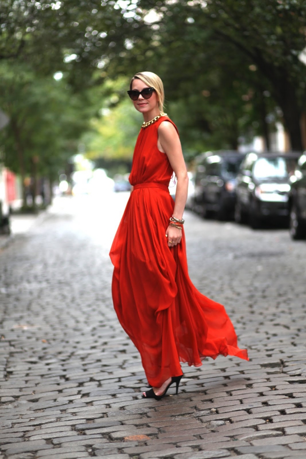 Maxikleid Sommer Trends 2020 – Diese Outfits sind jetzt angesagt intensiv rotes kleid hübsch