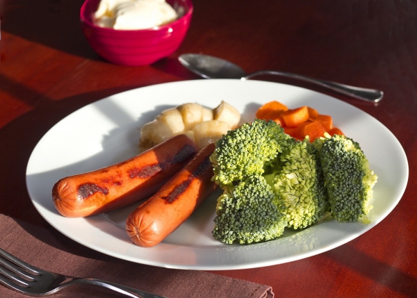 Militär Diät – Verliert man wirklich 5 kg in einer Woche würstchen mit brokkoli und karotten