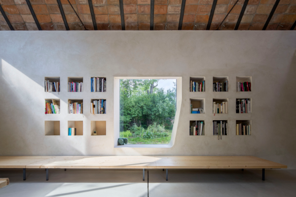 Moderne Architektur - tolle Bücherwand