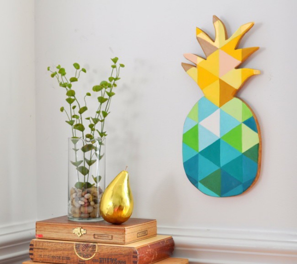 Sommerdeko basteln mit Kindern – 60 frische Ideen zum einfachen Selbermachen ananas wand deko bild geometrisch