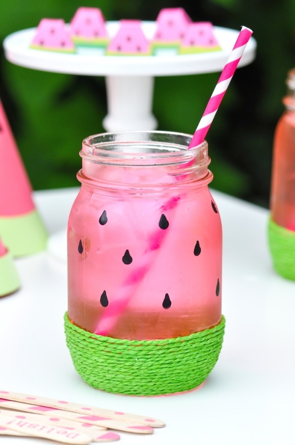Sommerdeko basteln mit Kindern – 60 frische Ideen zum einfachen Selbermachen tischdeko wassermelone einmachglas trinkglas