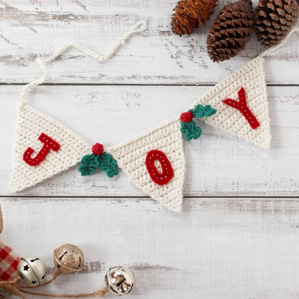 Wimpelkette basteln mit Kindern – Anleitung und Ideen zum Selbermachen weihnachten girlande stricken joy
