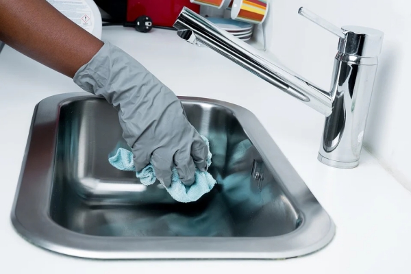 5 Tipps für ein hygienisches und gesundes Raumklima haus desinfizieren waschbecken