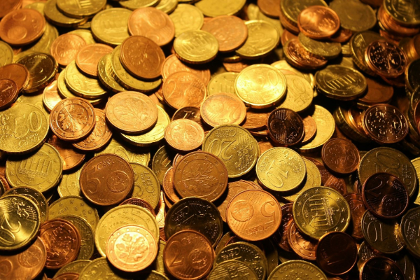 Münzen reinigen - mehrere verschiedene Münzen