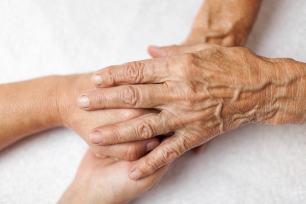 24-Stunden-Betreuung zu Hause oder lieber Pflegeheim Was ist wirklich besser gute und günstige senioren pflege