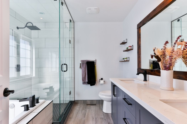 Aktuelle Badeinrichtung Trends und Ideen moderne einrichtung mit glaswand dusche