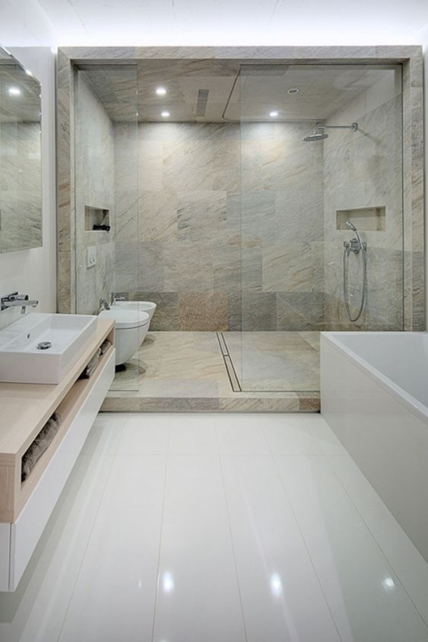 Marmor Wände und Badewanne Badezimmer Ideen