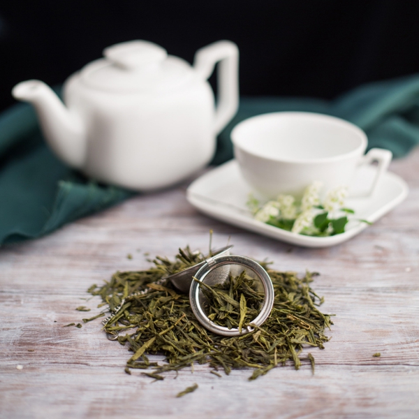 Sencha Tee – Besonderheiten, gesundheitliche Vorteile und Zubereitung grüner tee blätter getrocknet