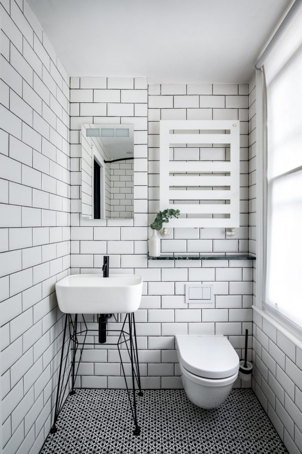 3 qm Bad einrichten – Tipps für ein funktionelles und stilvolles Badezimmer schwarz weiße fliesen minimalismus