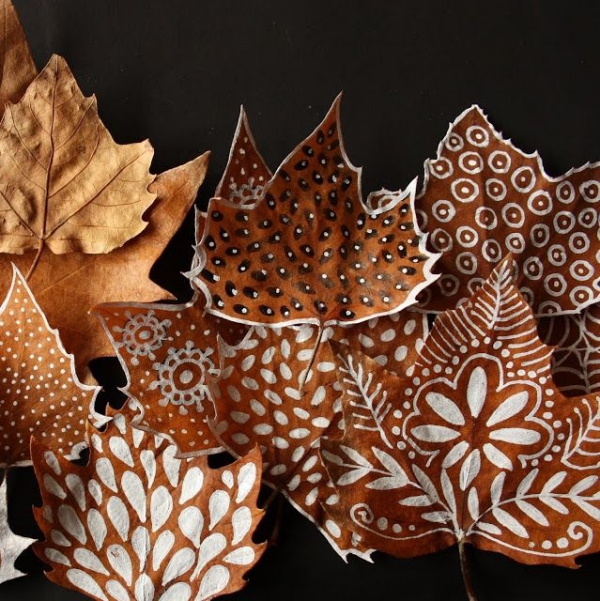 Herbstblätter basteln mit Kindern – Ideen und Anleitungen schöne blätter doodeln