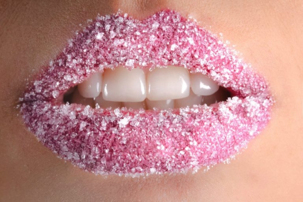 Spröde Lippen – Pflegetipps aus der Naturaptheke trockene spröde lippen zucker