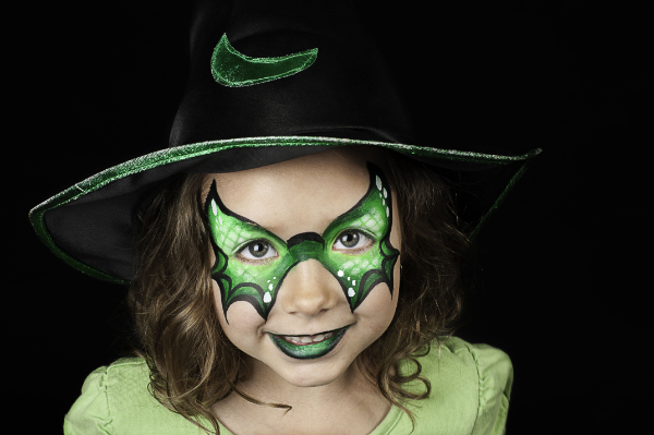 Halloween Make Up - grünes Make Up fürs Gesicht
