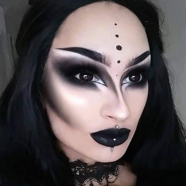 Hexe schminken - schwarz und weiß Make Up Tipps