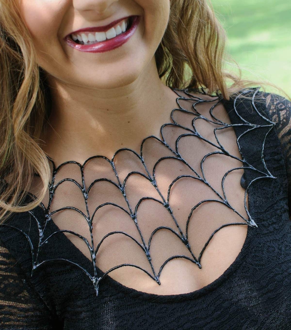 Spinnennetz basteln zu Halloween – 50 Ideen und 2 Anleitungen heißkleber schmelzklebstoff deko kleidung schmuck